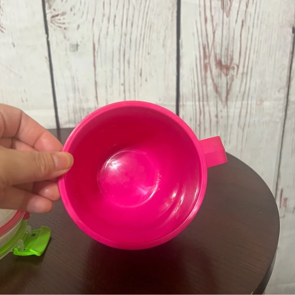 Sistema Food Storage containers. 2 soup 19 oz cups and 1 lunch cube